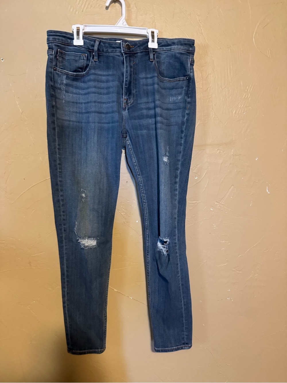 Vigoss Women's Blue Skinny Distressed Jeans